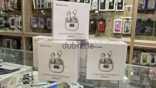 Earphone Black view AirBuds 7 white