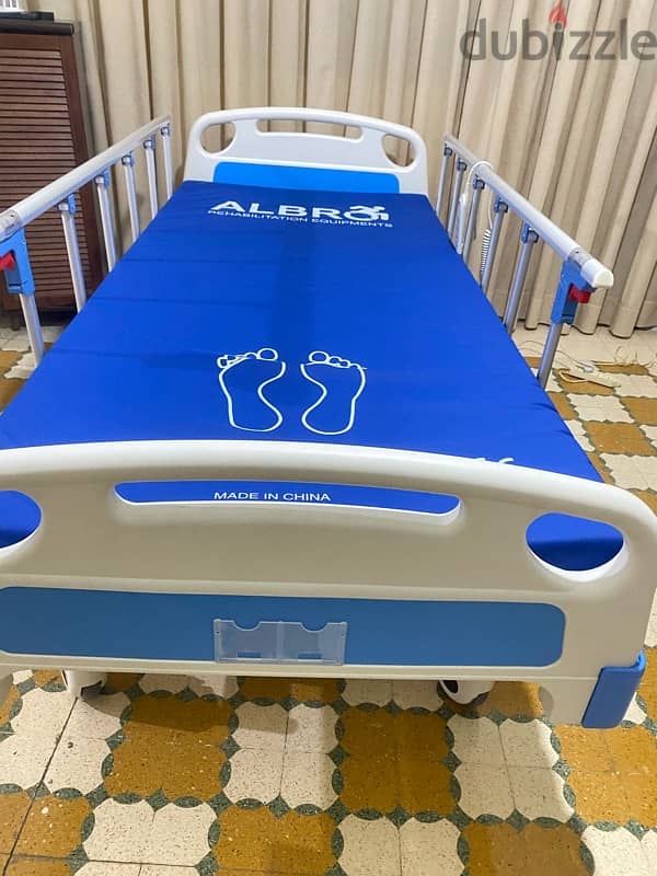 medical bed سرير طبي 0