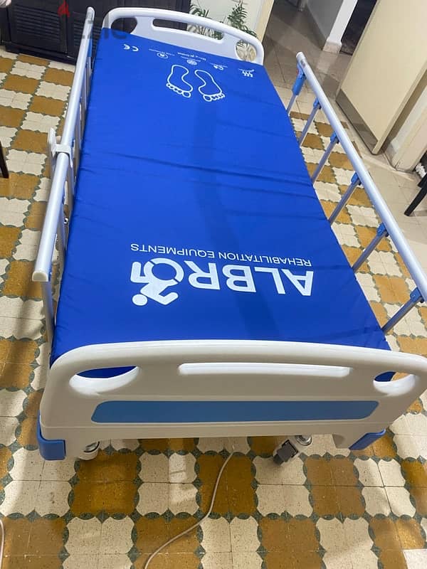 medical bed سرير طبي 3