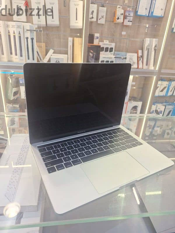 Used macbook pro 15 inch 2014 *cor i7  * 16 ram  * 256 gb 1