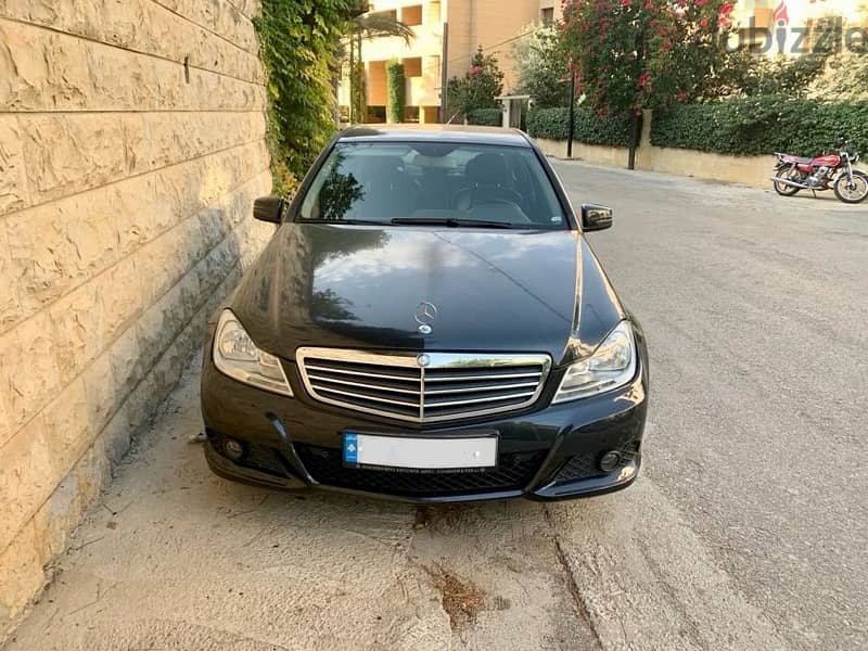 Mercedes-Benz C180 2012 0