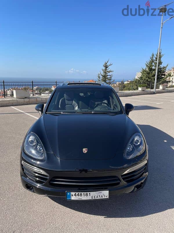 Porsche Cayenne 2011 0