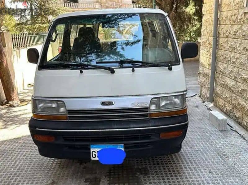 Toyota Hiace فان بالإسم 0