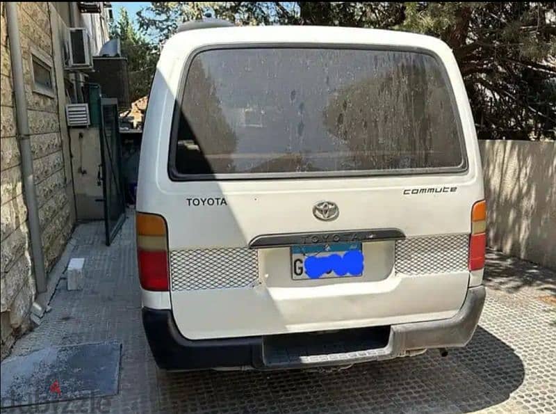 Toyota Hiace فان بالإسم 1