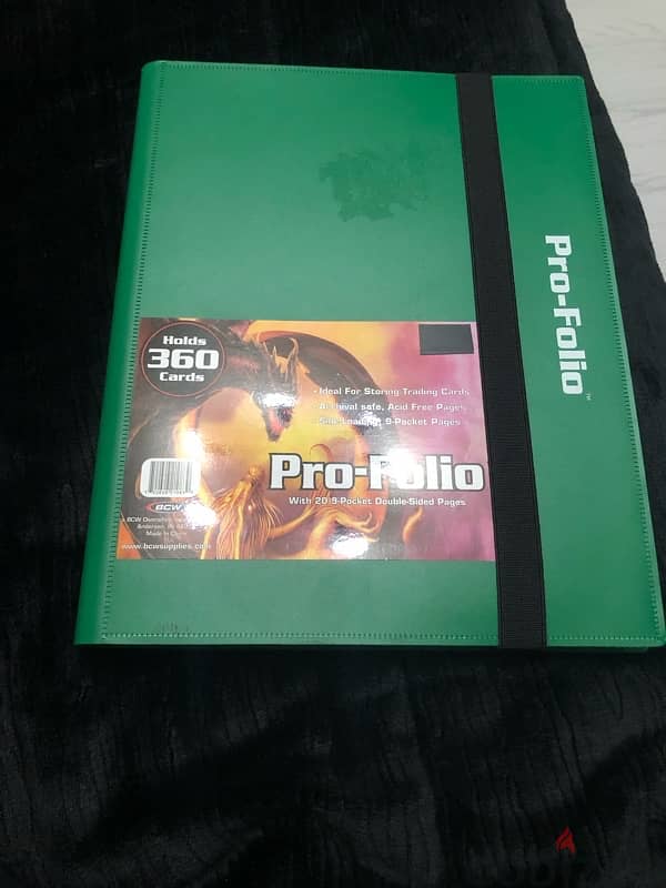 Pro folio card holder pokemon or football(ronaldo,messi) trading cards 0