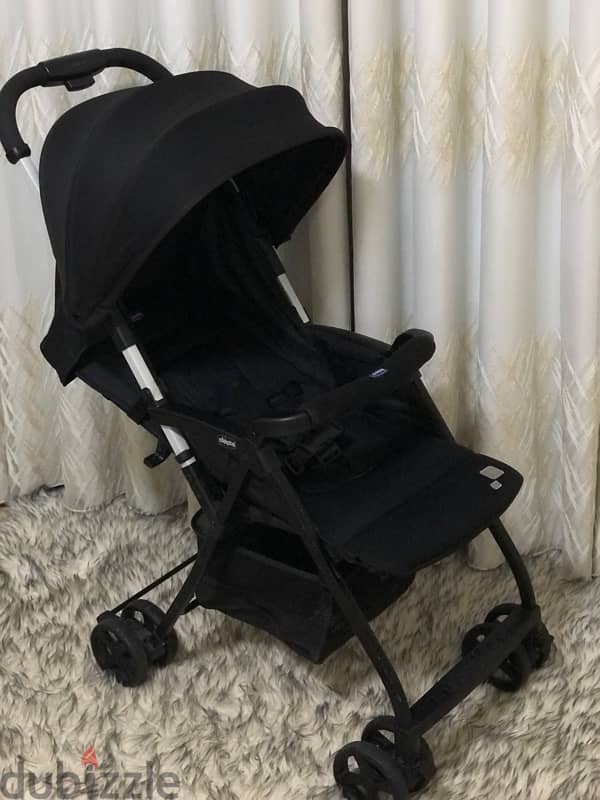 chicco lightweight stroller like new 100$ 0