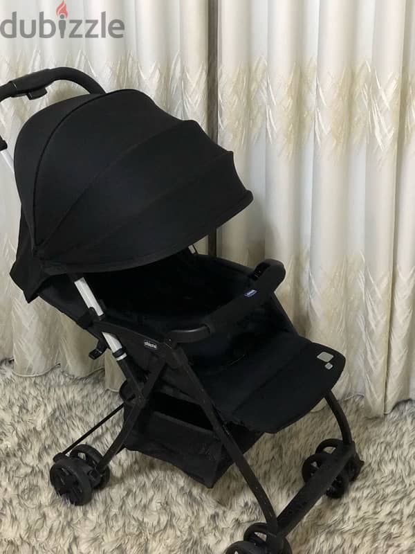 chicco lightweight stroller like new 100$ 2