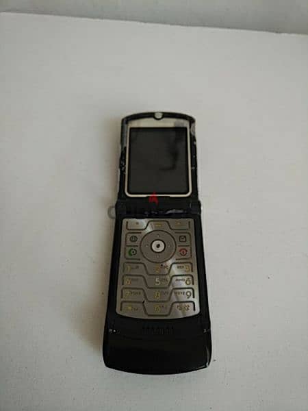 Motorola V3 Razr - Not Negotiable 3