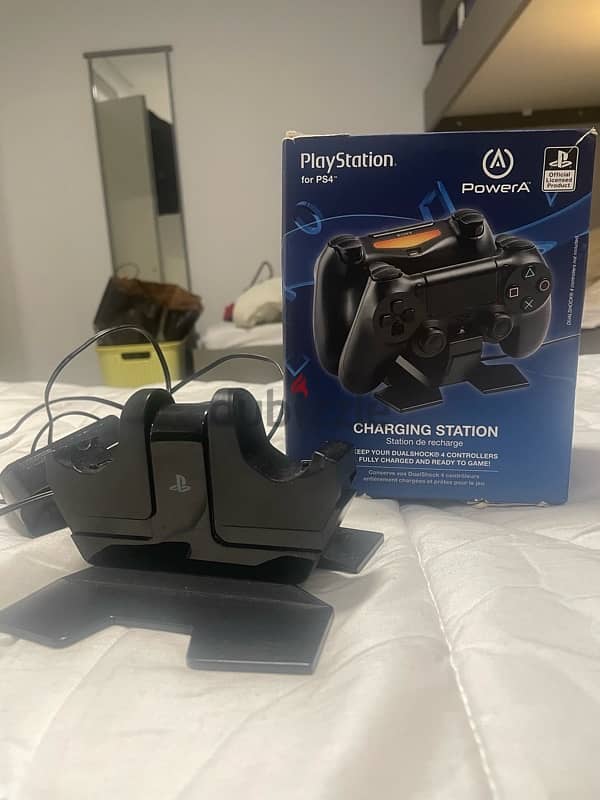 PS4 CAMERA, CHARGING DOCK, STAND 2