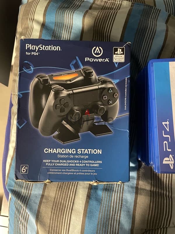 PS4 CAMERA, CHARGING DOCK, STAND 4