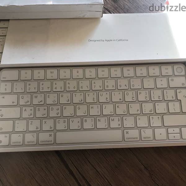 Apple Magic Keyboard with Touch ID 0