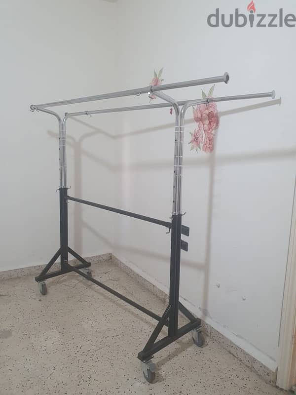 clothes stand 0