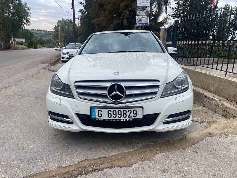 Mercedes-Benz C180 one owner 0