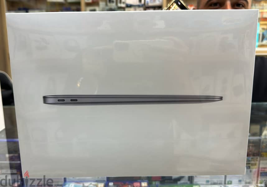 the Macbook air 13 m1 8/256gb space gray MGN63 original & good offer 0