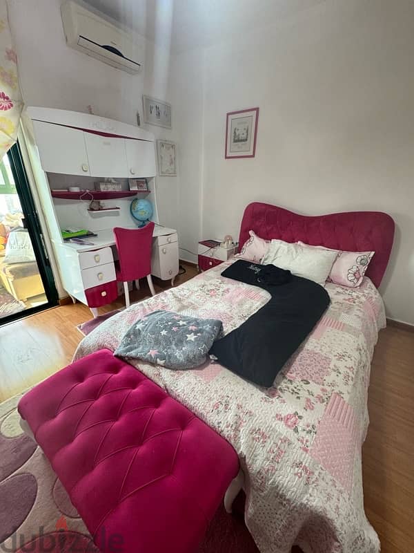 girl princess bedroom -good as new 1