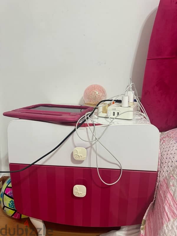 girl princess bedroom -good as new 3