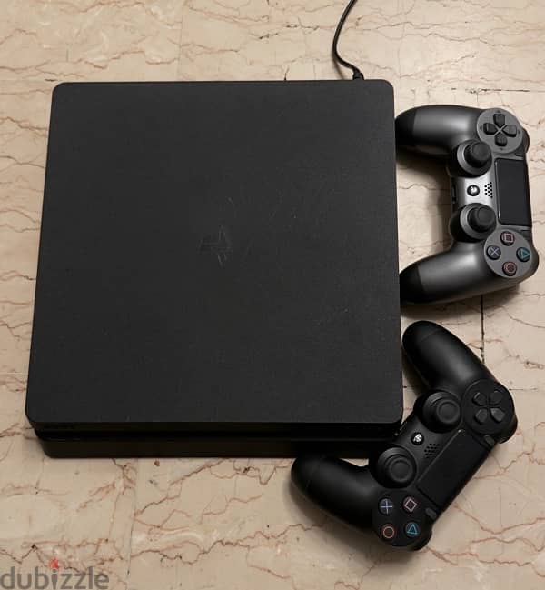 PS4 Slim edition 1