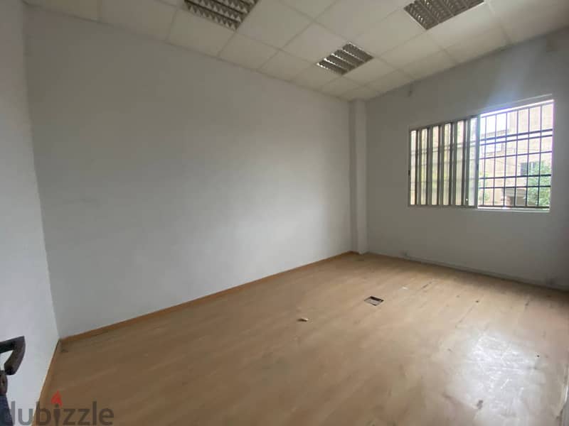 Workshop for rent in Biaqout/industrial area - ورشة عمل للإيجار بياقوت 0