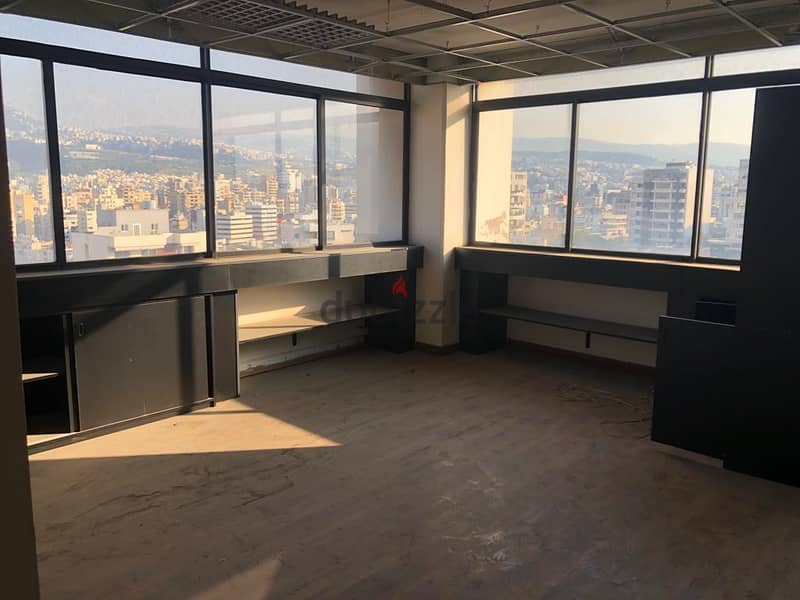 Office for rent in Horsh Tabet مكتب للإيجار في حرش تابت 0