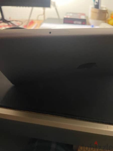 IPAD AIR 2 with SIM card (VERY CLEAN BARELY USED) 3