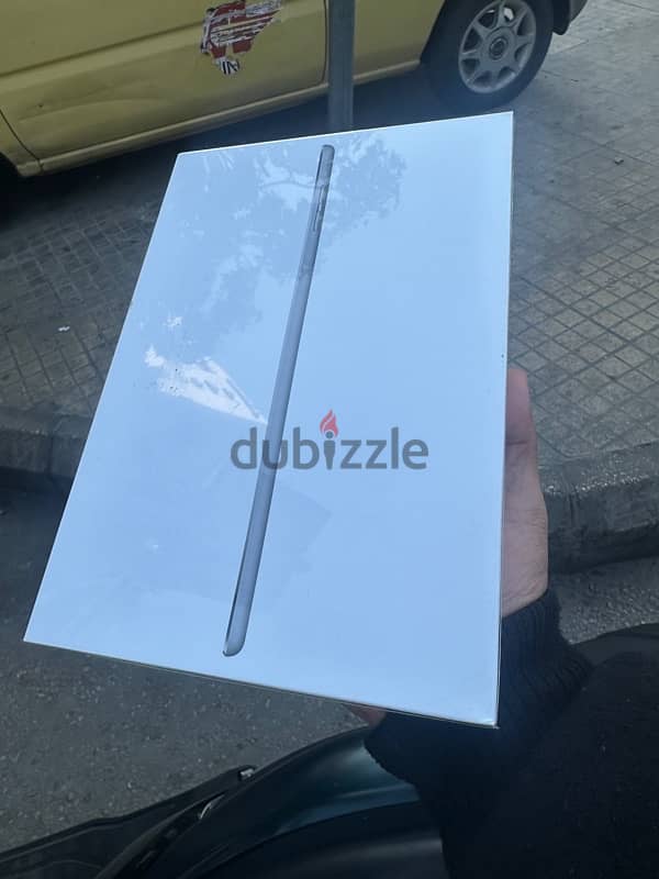 ipad mini 4 128GB new (sealed) 2