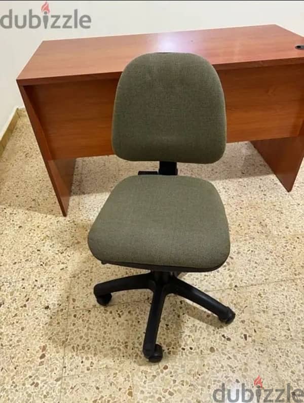 ofice desk and chair - 80$ 1