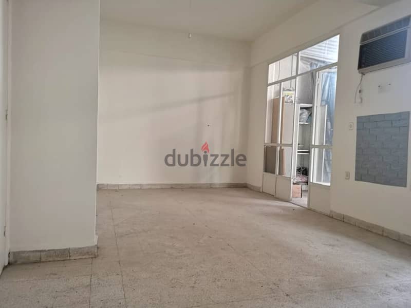 110 Sqm | Apartment for sale in Burj Hammound | Need renovation 0