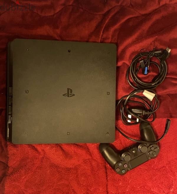 used ps4 slim excellent condition, 6 month old 3