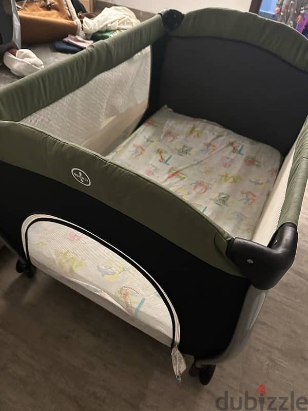 Crib with mattress 2