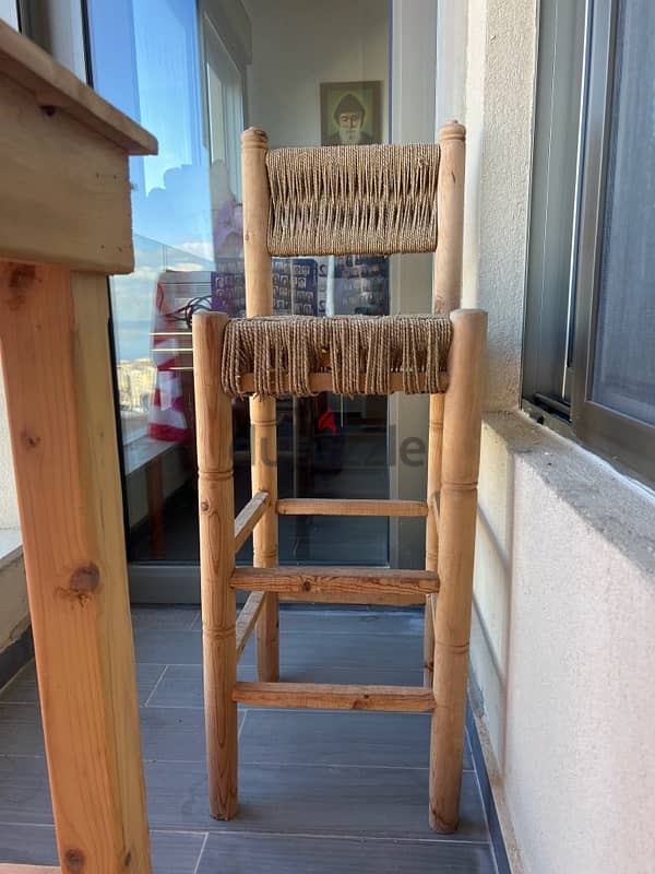 High table with 2 high chairs 2