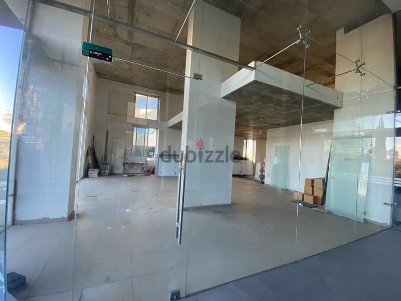 Showroom open space hazmieh high ceiling 0