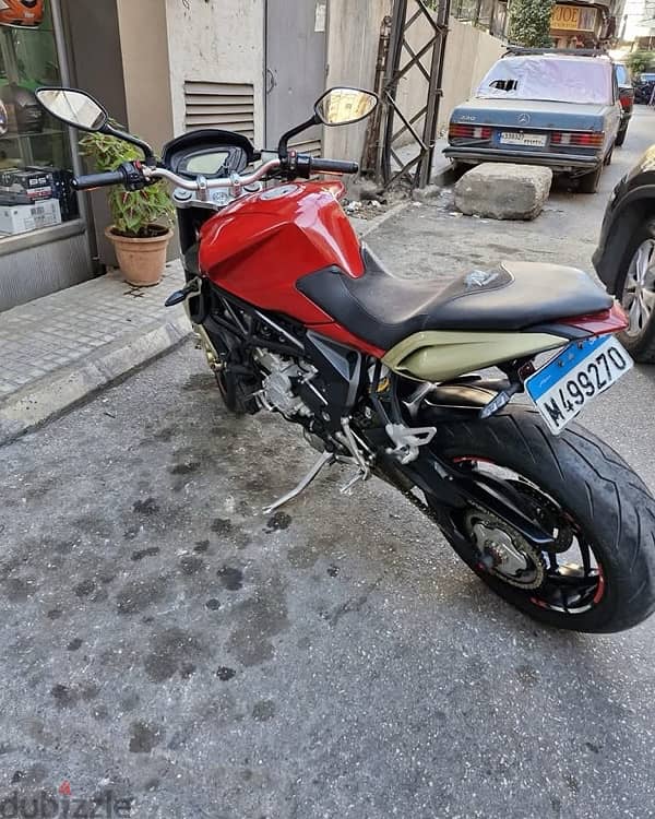 MV Agusta Brutale 675 1