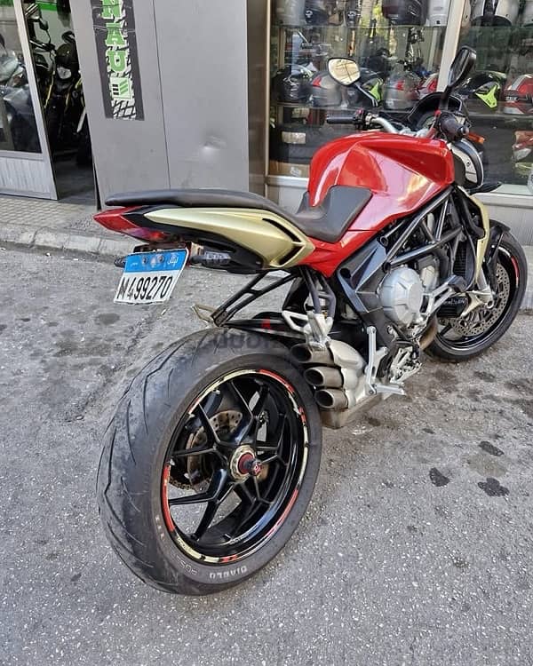 MV Agusta Brutale 675 2