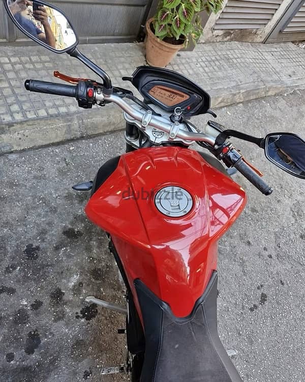 MV Agusta Brutale 675 4