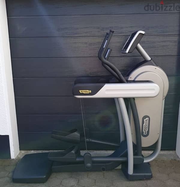 1 technogym mash7on mn america like new 1