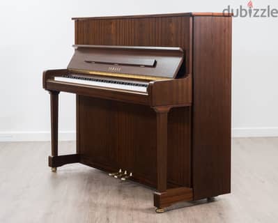 Yamaha MC201 Acoustic Piano