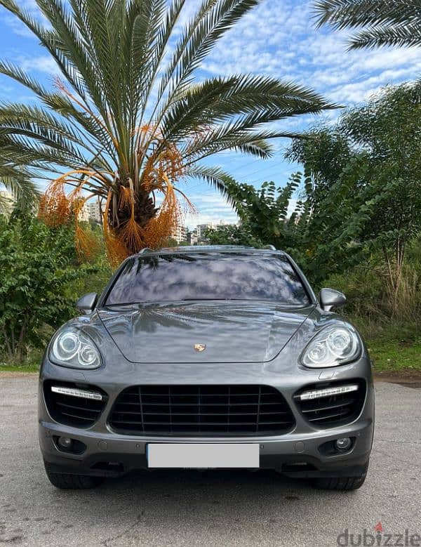 Porsche Cayenne turbo 2011 0