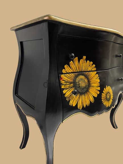 Black Flower Console 0