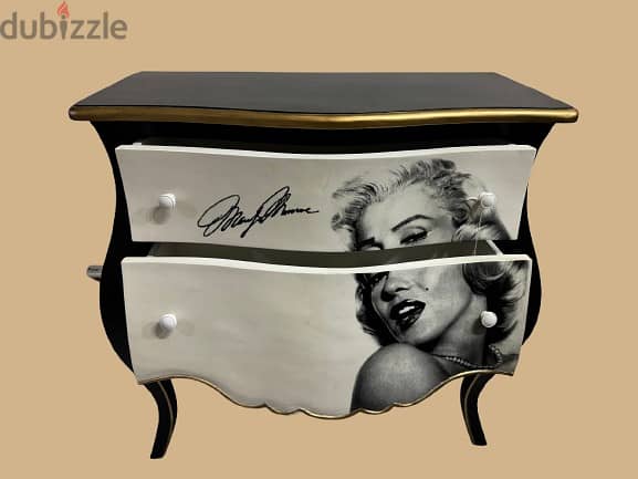 Marilyn Monroe Console 2