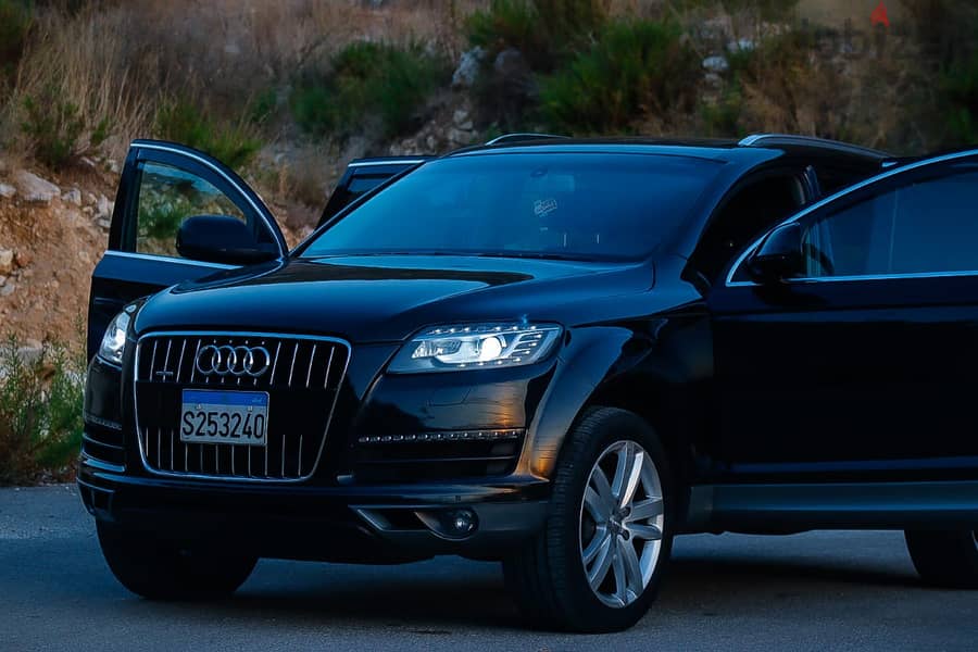 Audi Q7 2011 0