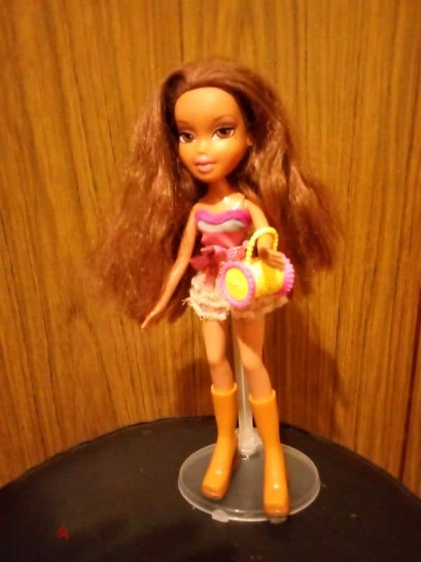 BRATZ YASMIN MGA As new dressed doll, Bend legs +Rollerblade Shoes=23$ 0