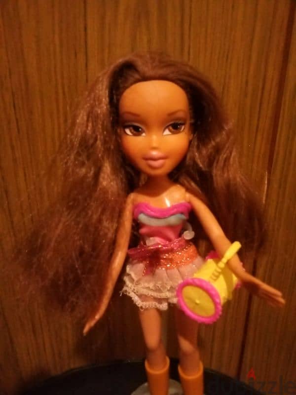 BRATZ YASMIN MGA As new dressed doll, Bend legs +Rollerblade Shoes=23$ 1