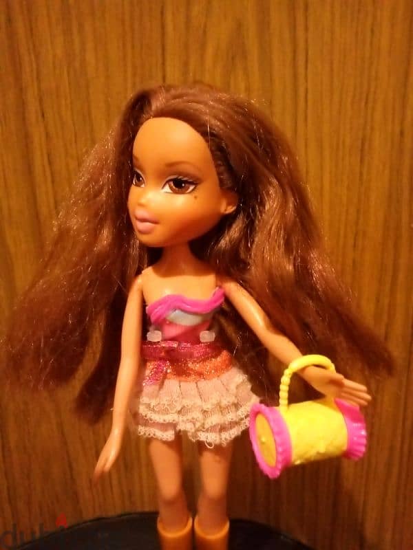 BRATZ YASMIN MGA As new dressed doll, Bend legs +Rollerblade Shoes=23$ 2