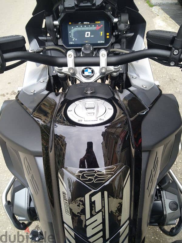 Bmw Gsa 1250cc Triple black only 6700klm on odo 4