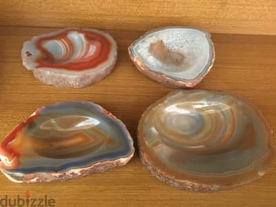 ٤ منافض  من احجار طبيعية Agate