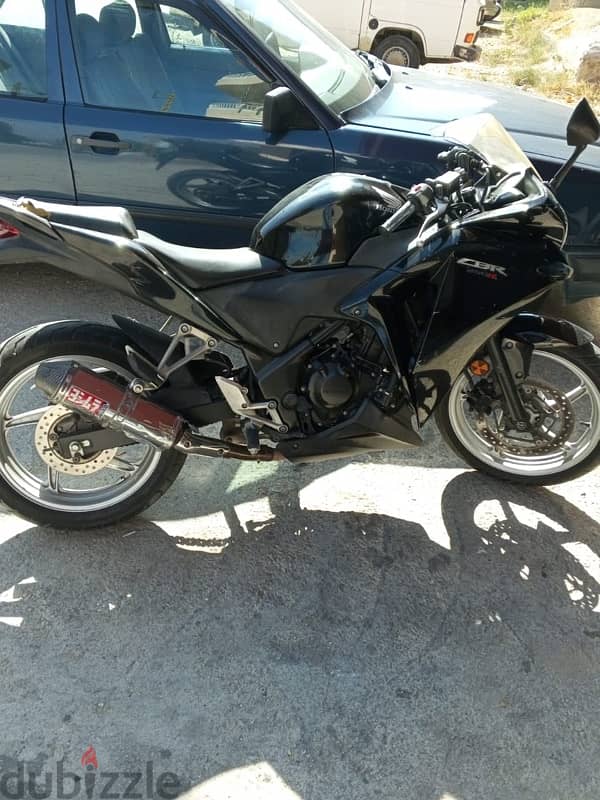 Honda CBR250 2011 4