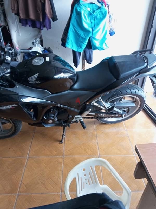 Honda CBR250 2011 6