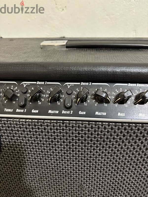 laney lv300 twin amplifier 2