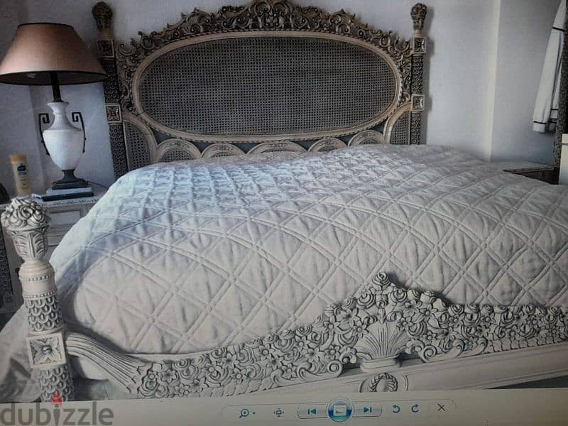 vintage royal bedroom 0