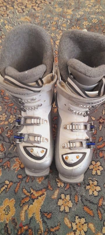 atomic ski boots